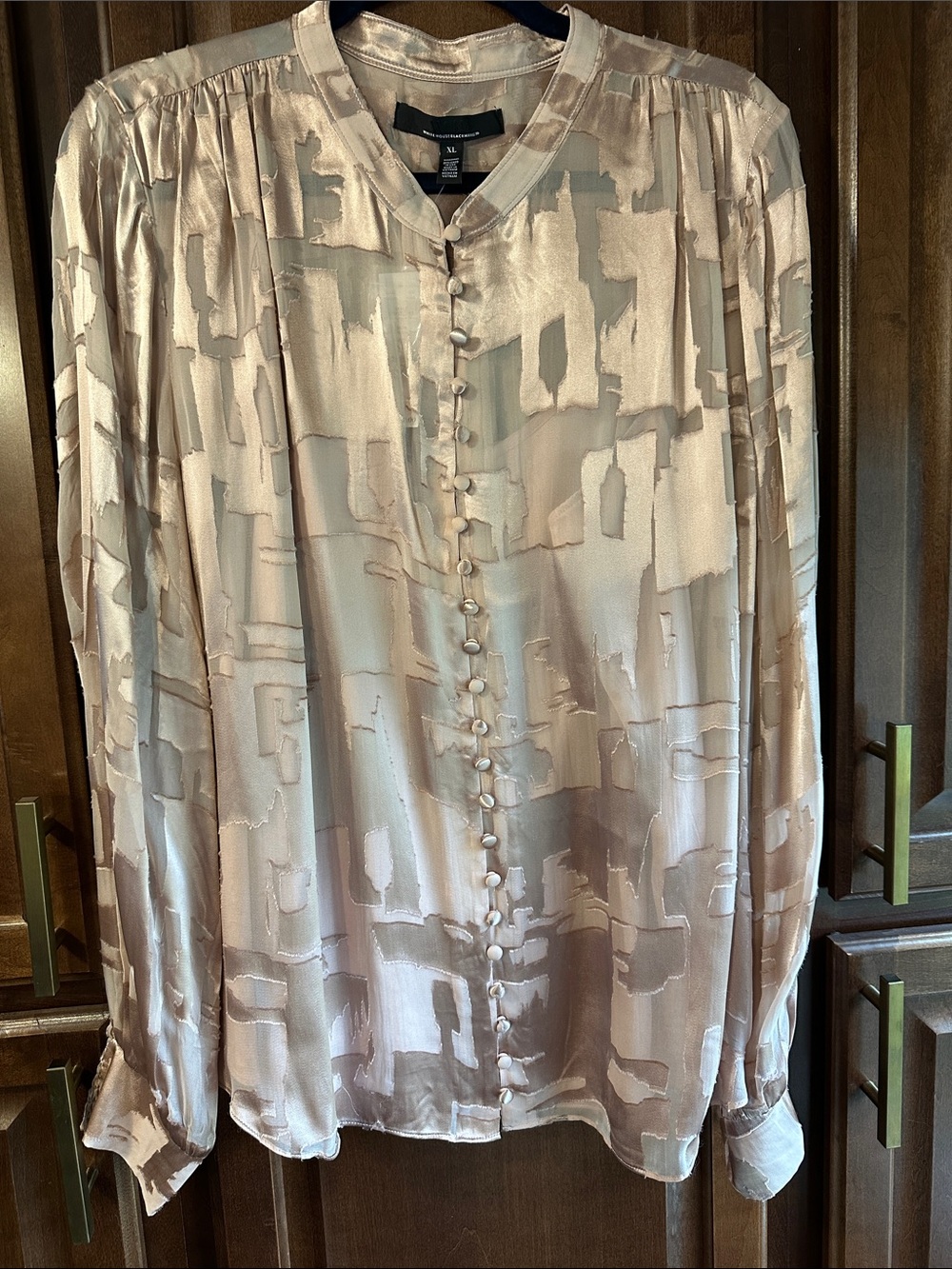 White House Black Market Champagne Pink Silk and Rayon Abstract-Print Button Blo